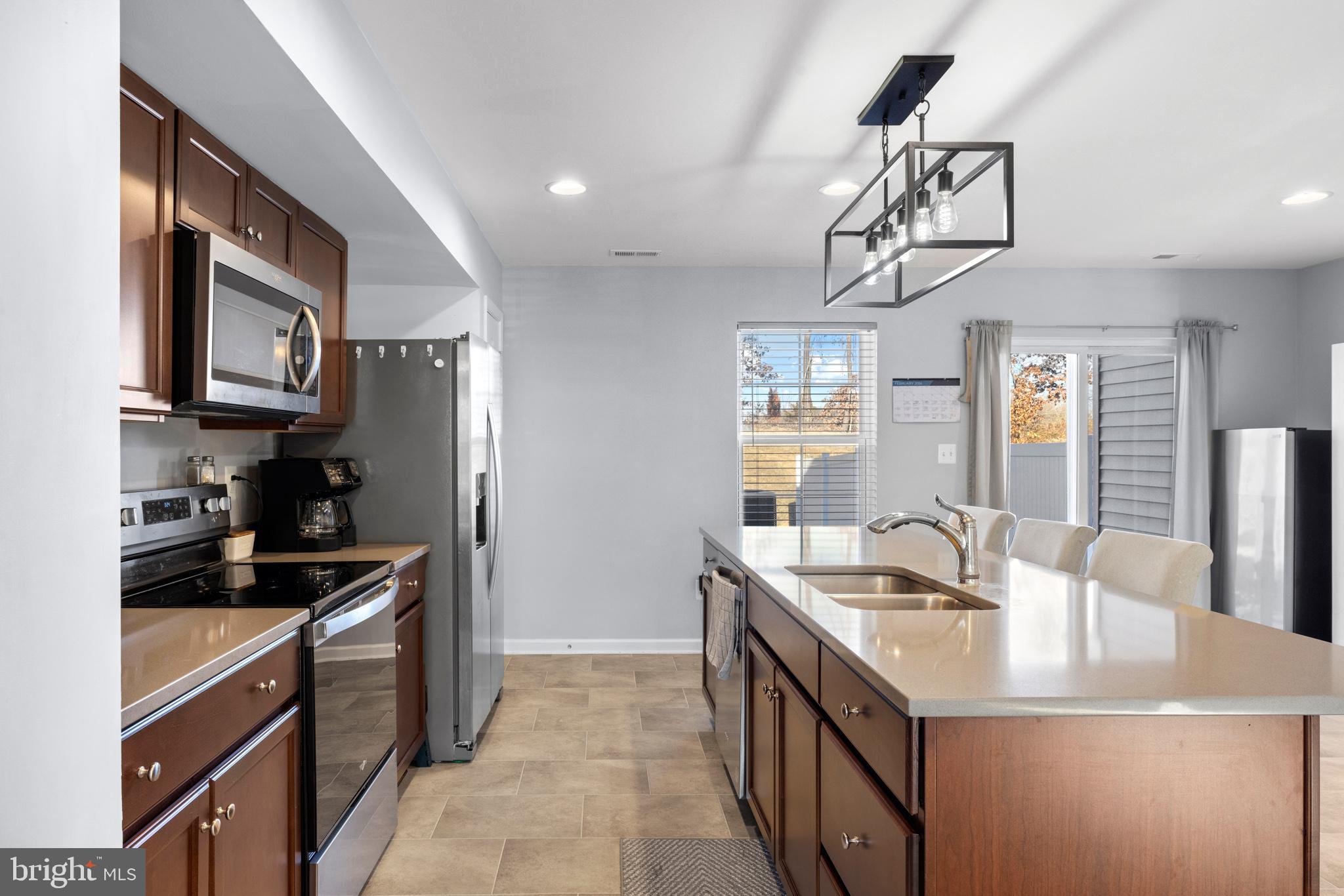 WHISPERING PINES - Residential