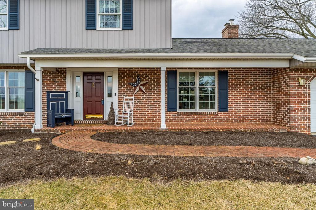 Photo of 18 S Westview Drive, GORDONVILLE, PA 17529 (MLS # PALA2064966)