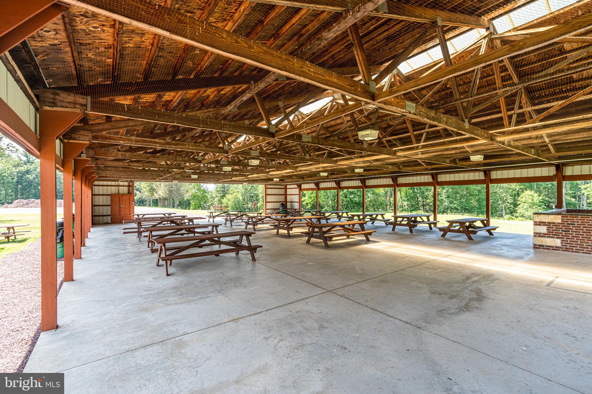 EAGLE ROCK RESORT - Residential