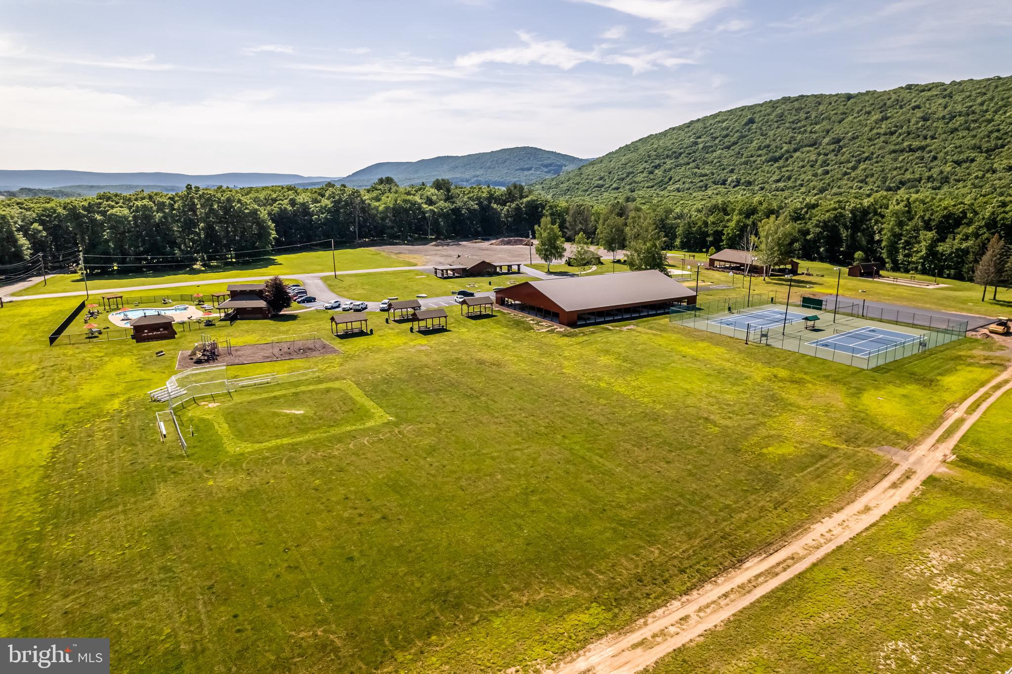 EAGLE ROCK RESORT - Residential
