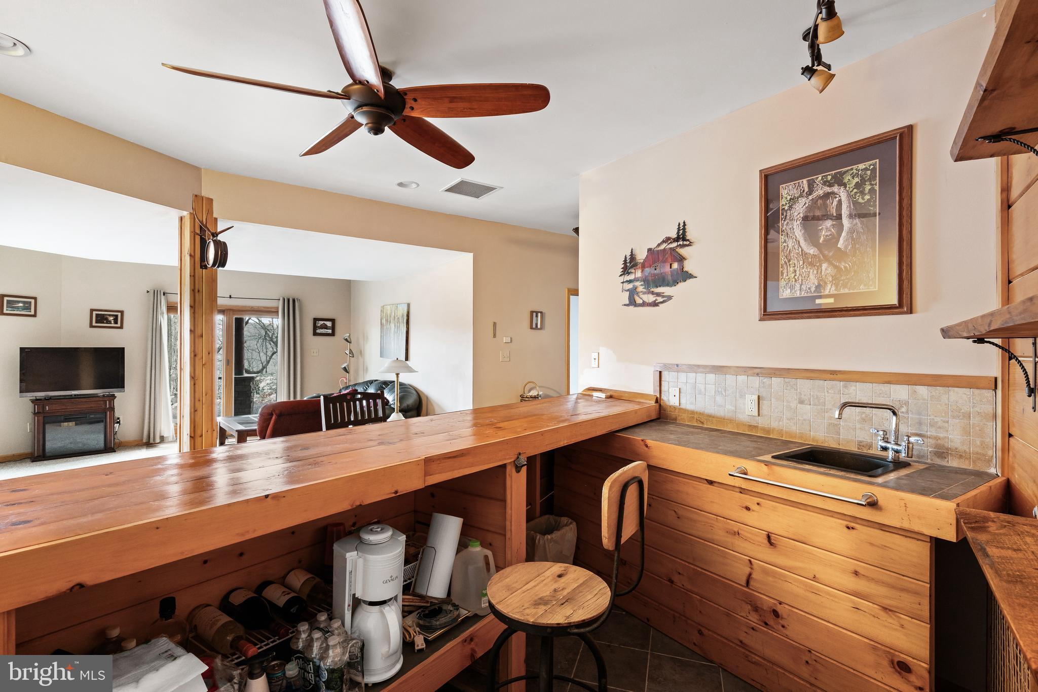 EAGLE ROCK RESORT - Residential