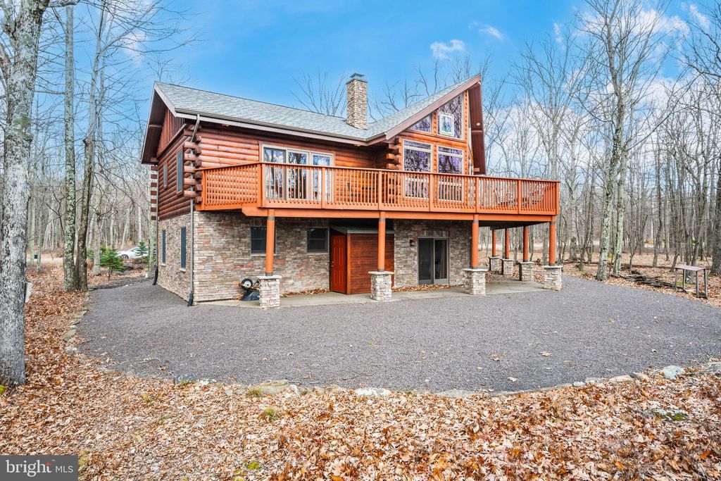 Photo of 720 Turnberry Lane, HAZLETON, PA 18202 (MLS # PALU2002736)