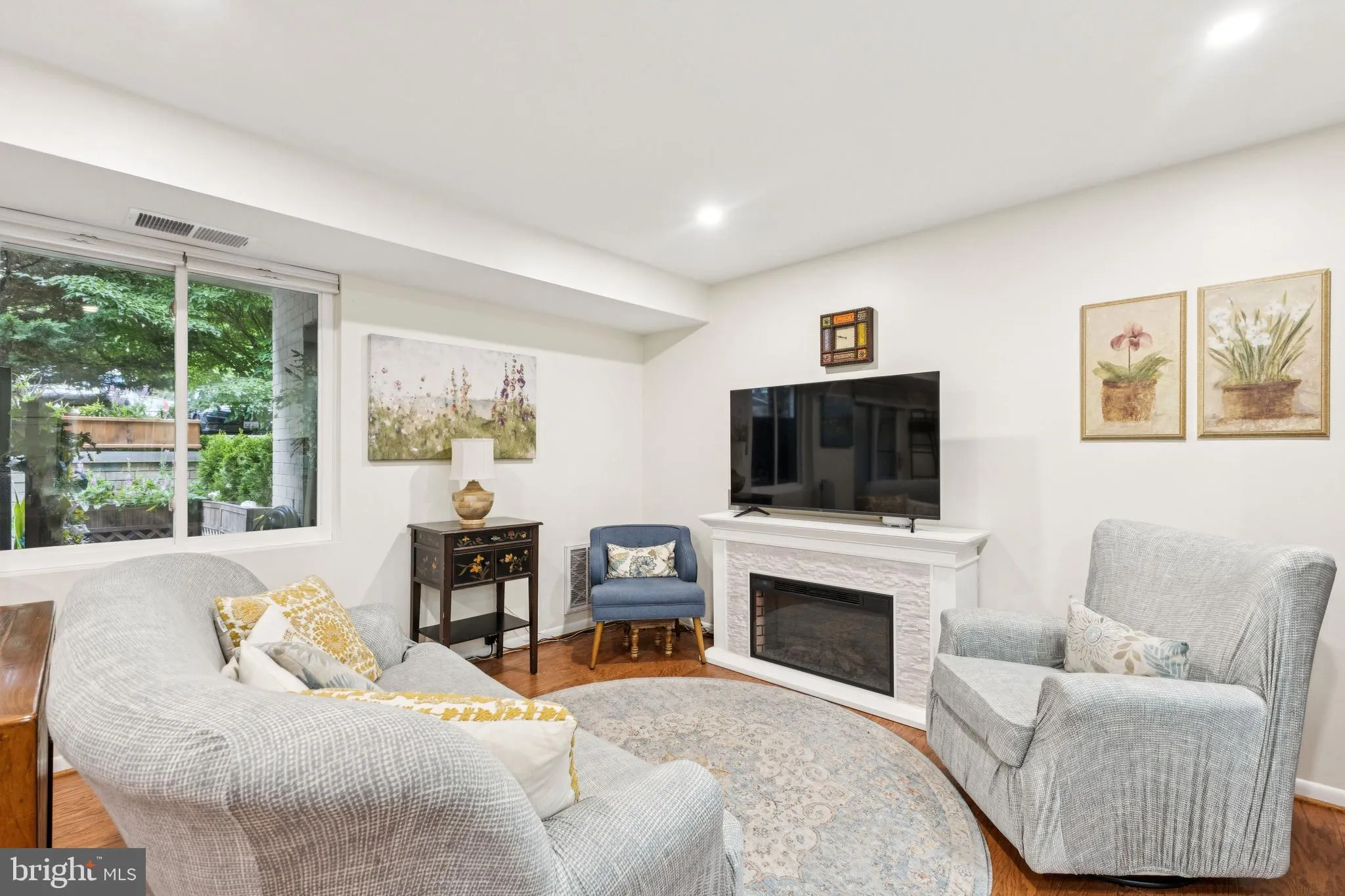 Bethesda, Maryland 20817, United States, 2 Bedrooms Bedrooms, ,2 BathroomsBathrooms,Residential,Active,169006