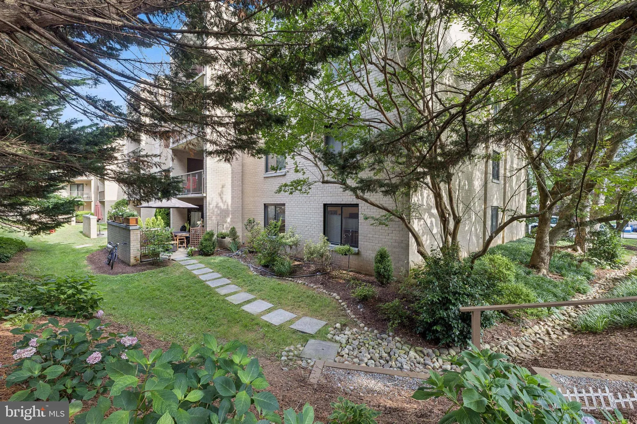 Bethesda, Maryland 20817, United States, 2 Bedrooms Bedrooms, ,2 BathroomsBathrooms,Residential,Active,169006