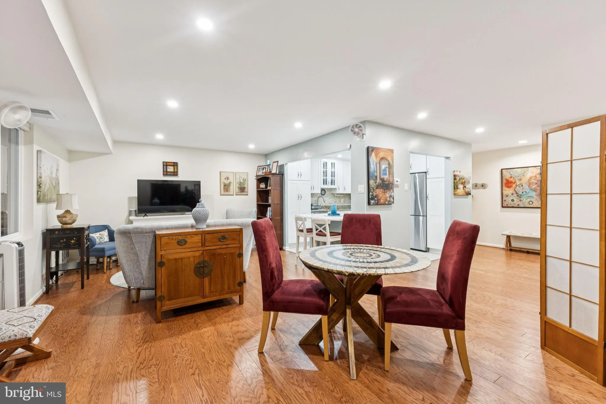 Bethesda, Maryland 20817, United States, 2 Bedrooms Bedrooms, ,2 BathroomsBathrooms,Residential,Active,169006