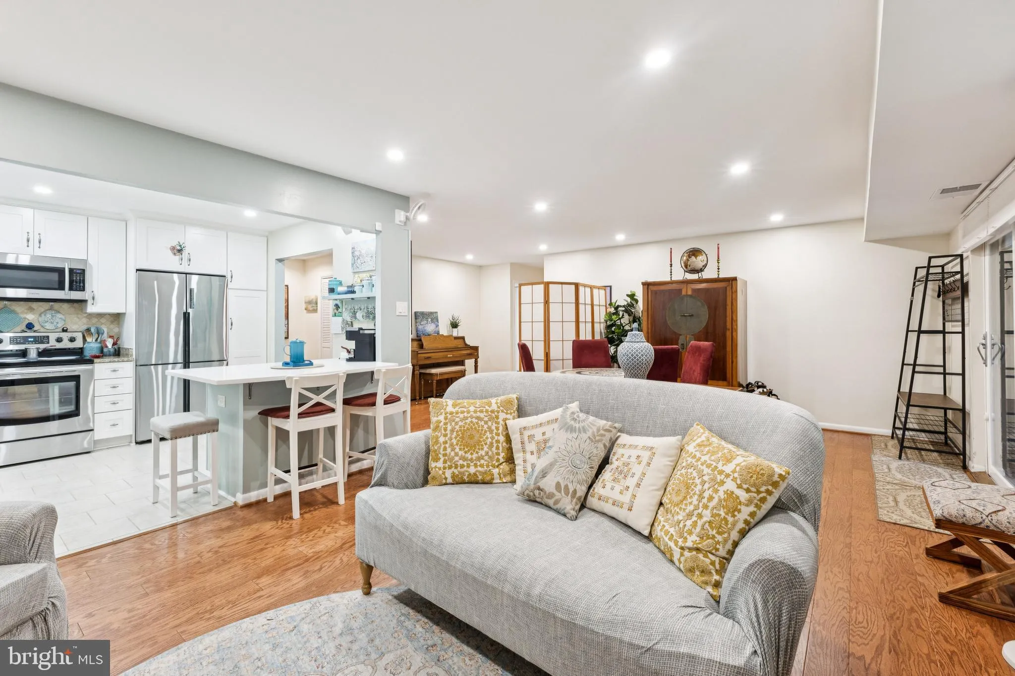 Bethesda, Maryland 20817, United States, 2 Bedrooms Bedrooms, ,2 BathroomsBathrooms,Residential,Active,169006