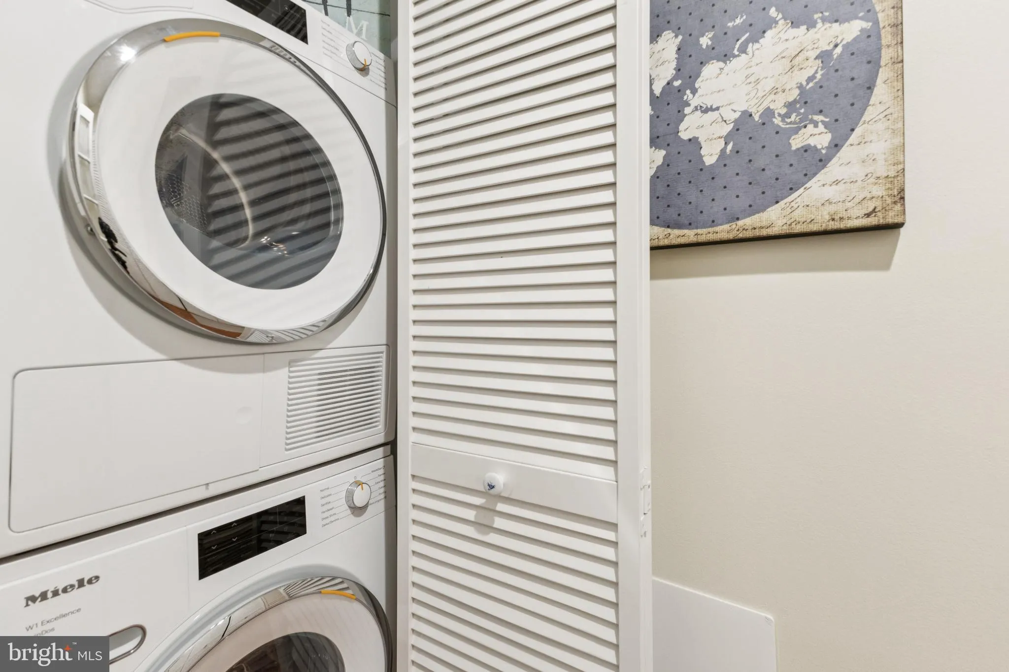 Bethesda, Maryland 20817, United States, 2 Bedrooms Bedrooms, ,2 BathroomsBathrooms,Residential,Active,169006