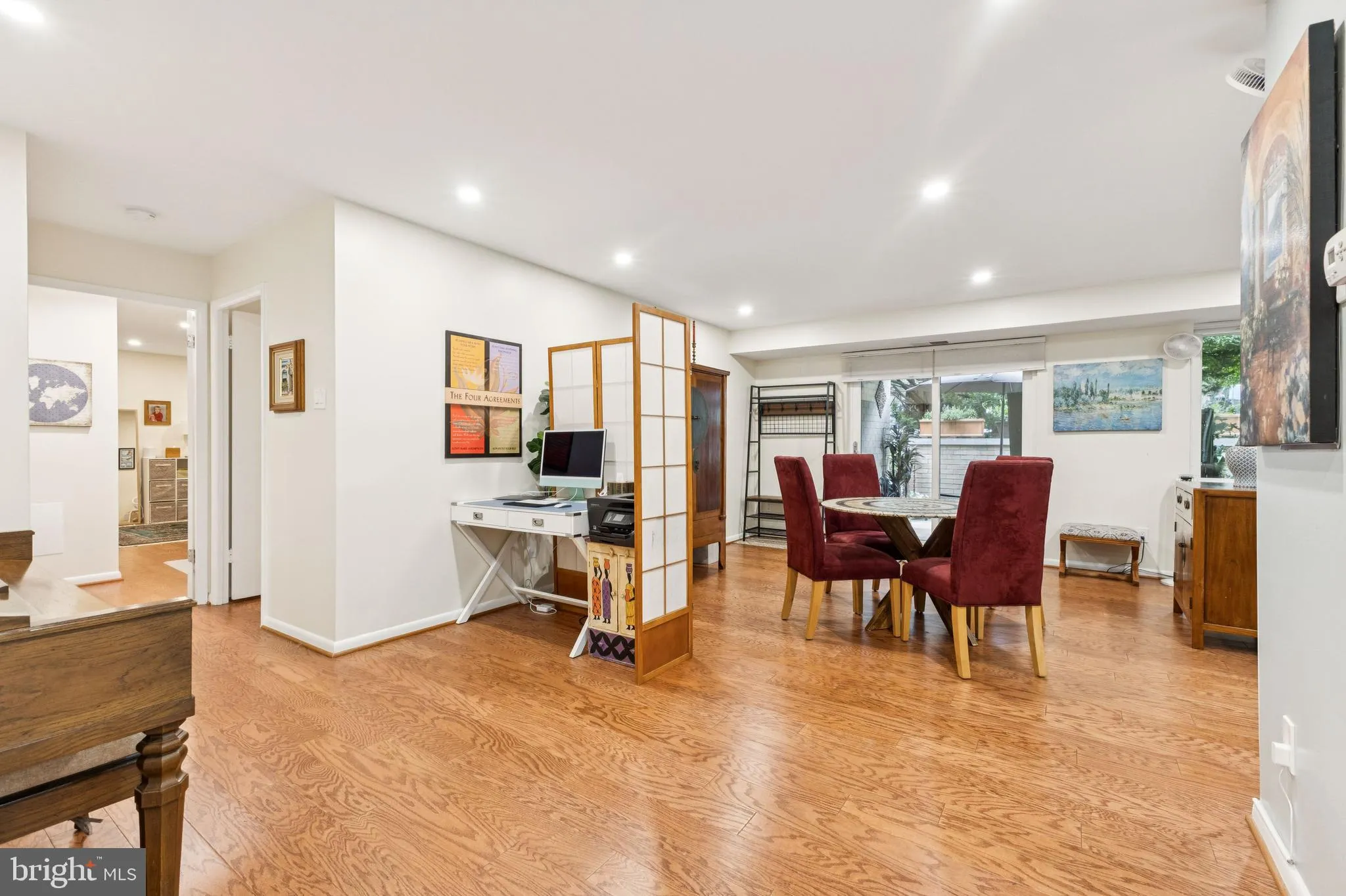 Bethesda, Maryland 20817, United States, 2 Bedrooms Bedrooms, ,2 BathroomsBathrooms,Residential,Active,169006