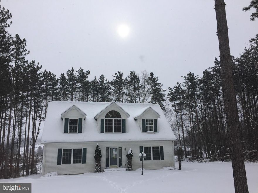 Charming,well maintained 3 BR, 2.5 Bath home situated on half acre lot in Southern Pines neighborhood. Over 2,200 sq. ft. of beautiful living space, including a large kitchen opens to dining and living room, with a gas fireplace. Private back yard area to enjoy. Public utilities and town maintained streets, located minutes from schools. Wont last! Call today!