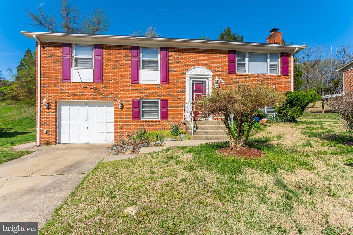 OFFER DEADLINE**Please submit highest and best offer by Thursday, April 21st at 3:00pm**
Take a look at this all brick split foyer home in North Roblee Acres. This home has three bedrooms on the main level, and another bedroom on the lower level. Separate living room and direct access to the deck from the dining room. This home also has a fully finished basement with a wood burning fireplace and three full bathrooms. Located close to shopping and in close proximity to Andrews Air Force Base, Beltway and Suitland Parkway. This home is being sold AS-IS . Seller prefers Cardinal Title. Please adhere to all COVID regulations.
