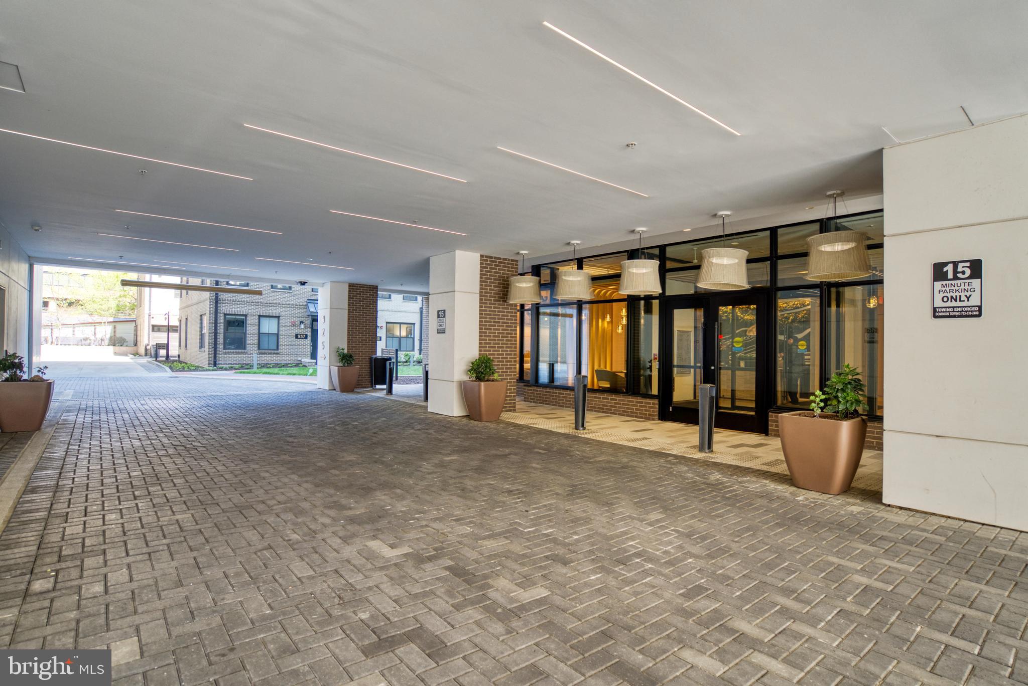 925 N FAIRFAX STREET 1004