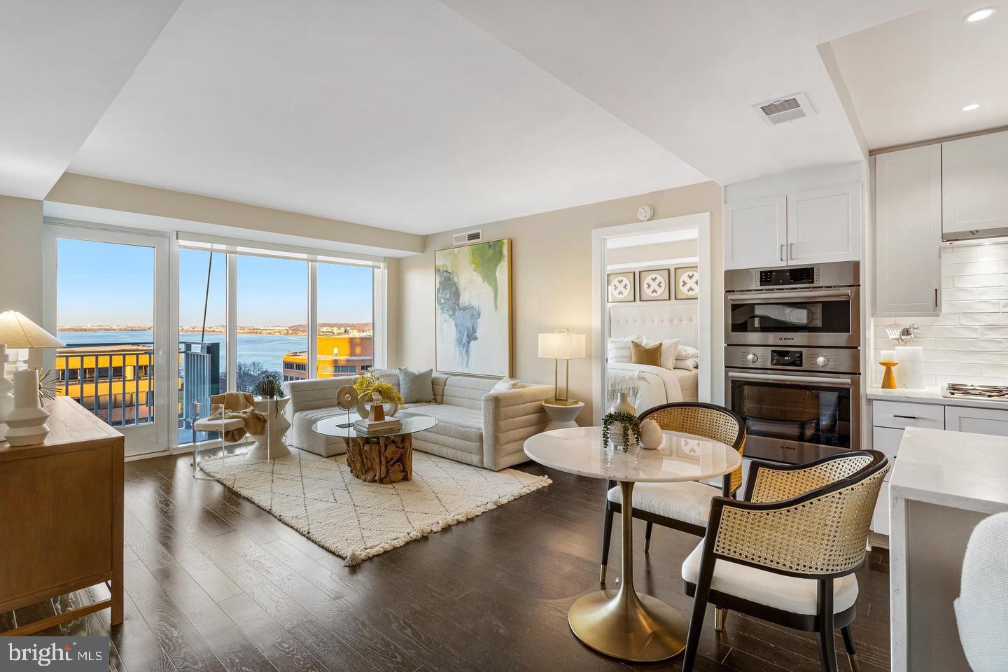 925 N FAIRFAX STREET 1004