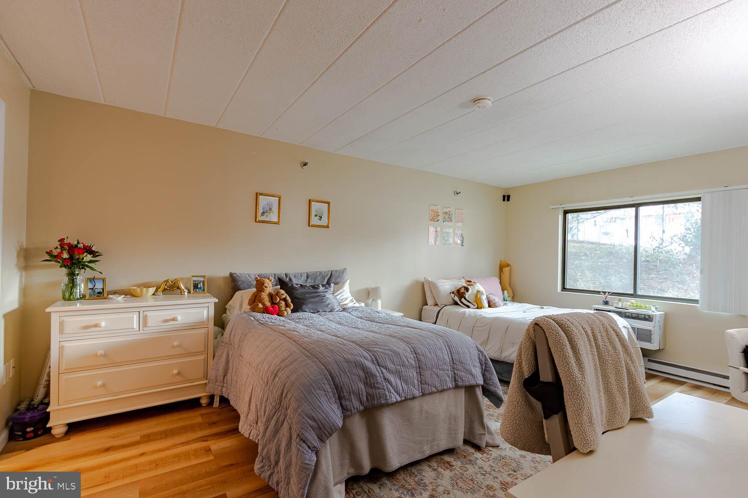 UNIVERSITY GATEWAY - Residential