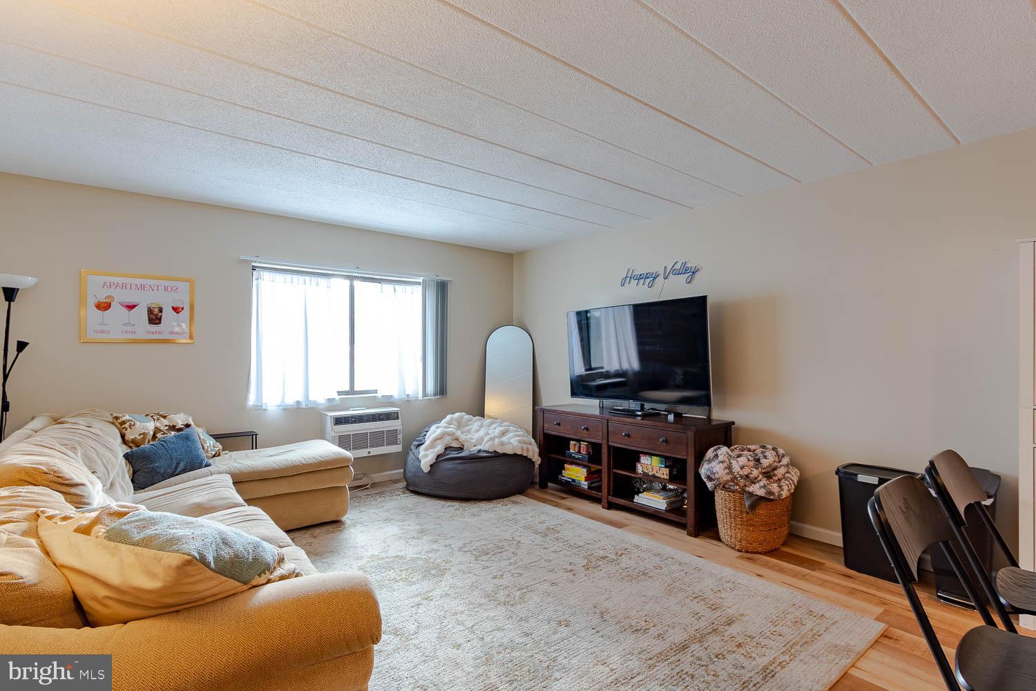 UNIVERSITY GATEWAY - Residential