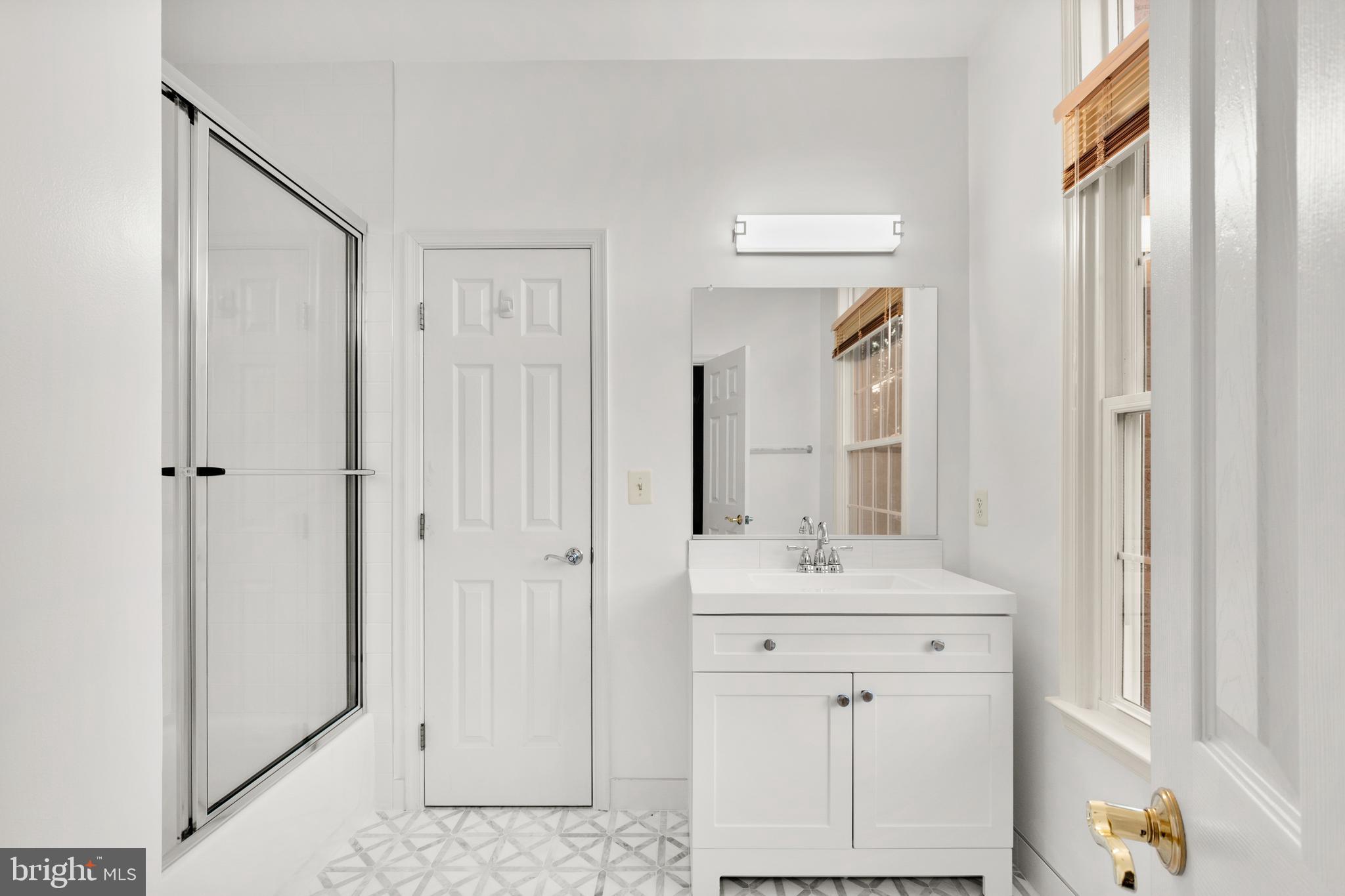 LAMBIANCE OF MCLEAN - Residential