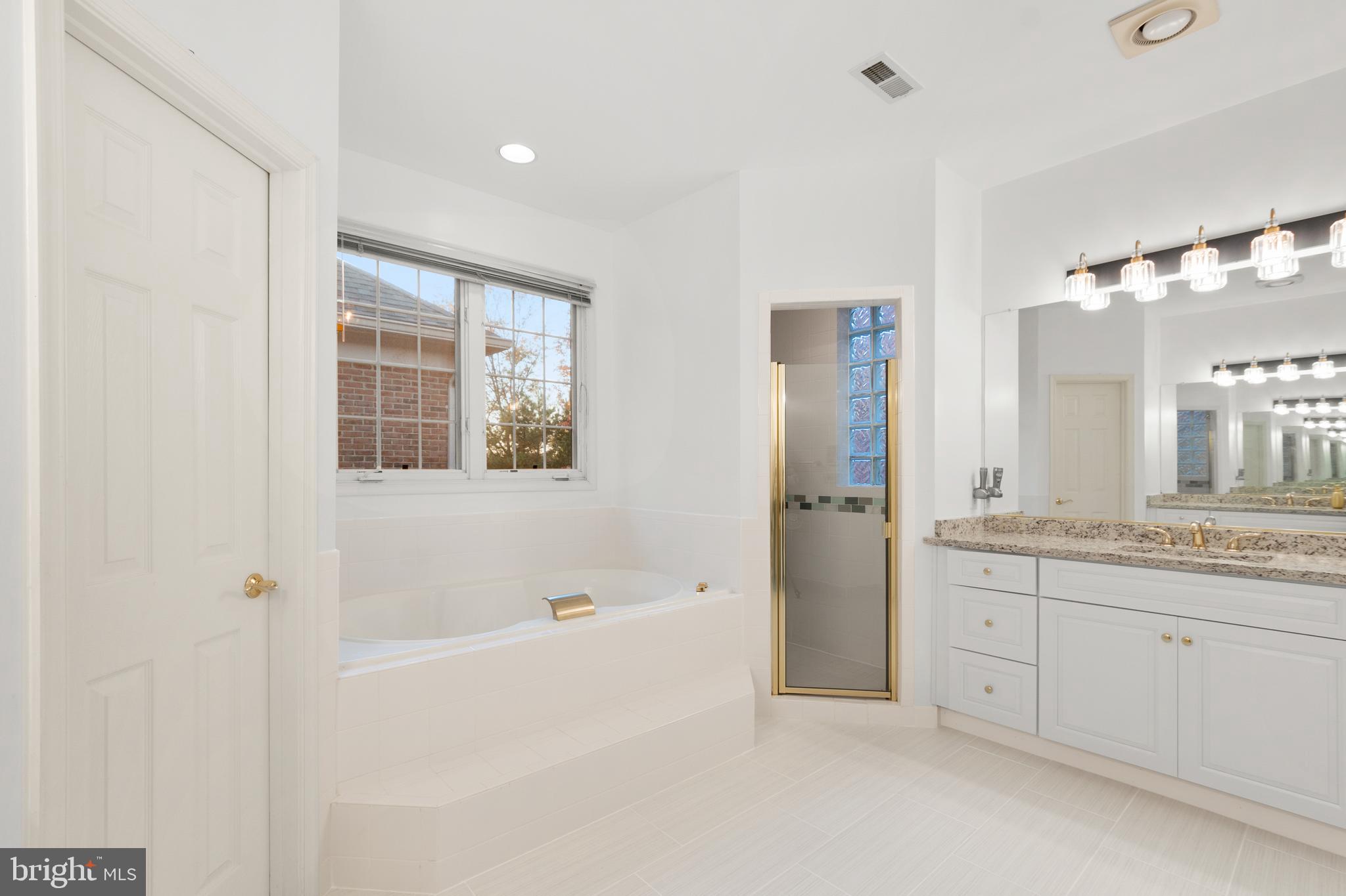 LAMBIANCE OF MCLEAN - Residential