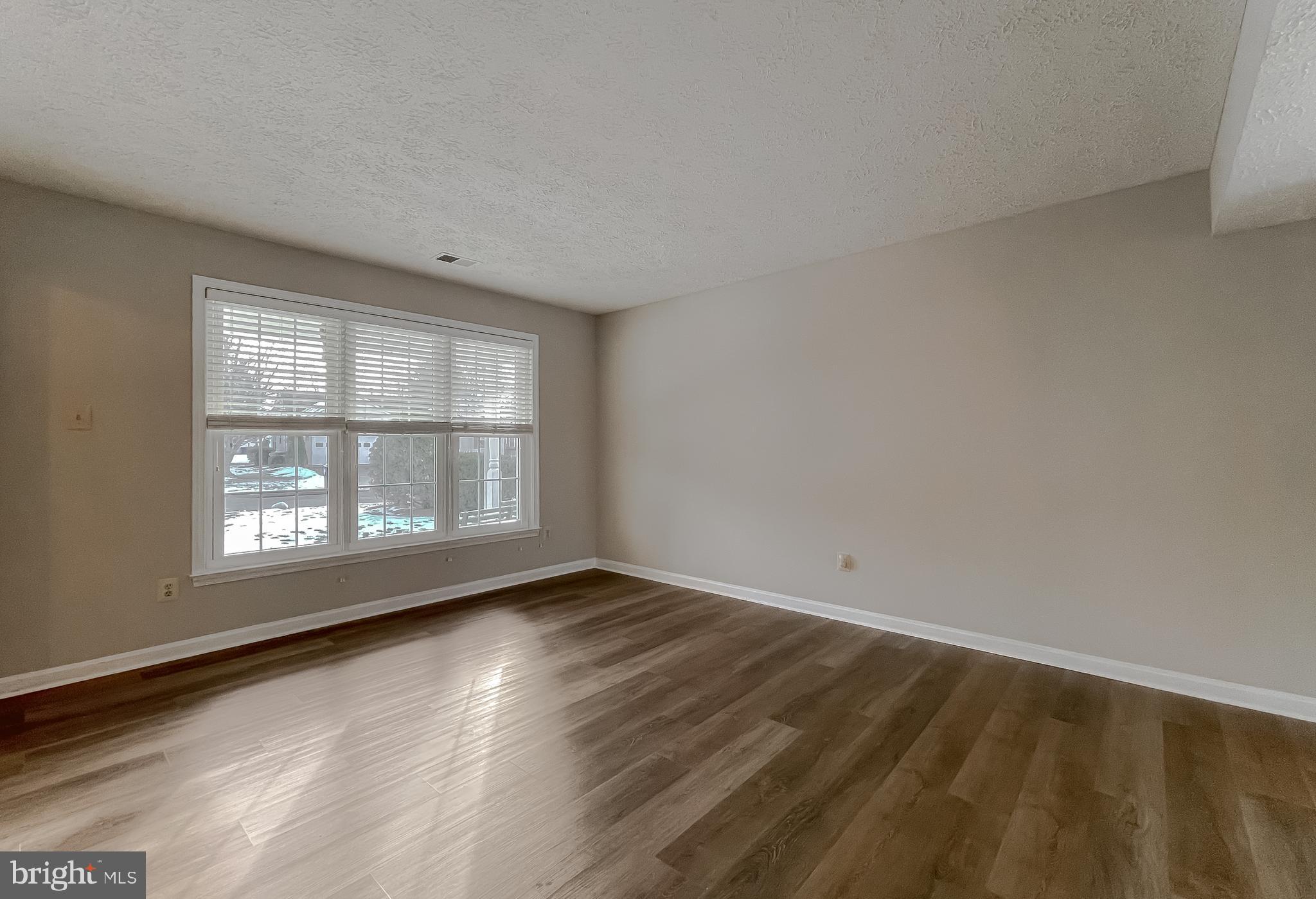 DORCHESTER - ST. CHARLES - Residential