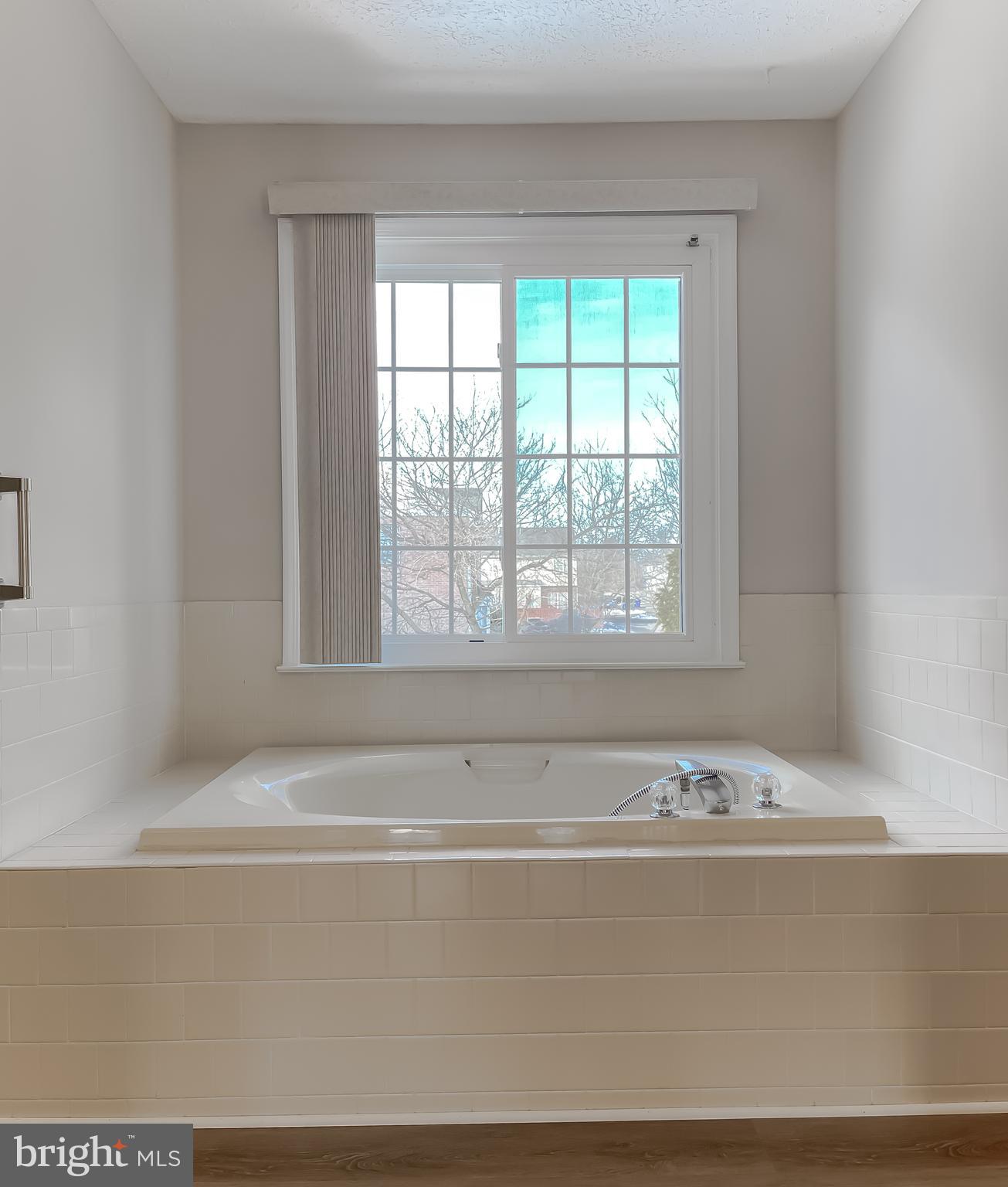 DORCHESTER - ST. CHARLES - Residential