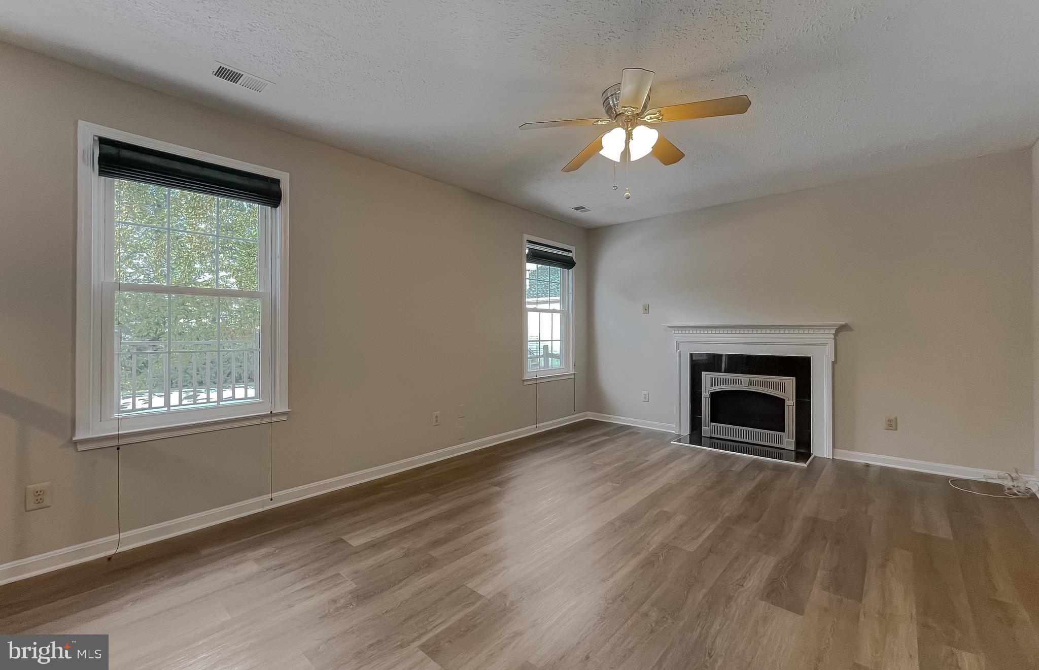 DORCHESTER - ST. CHARLES - Residential