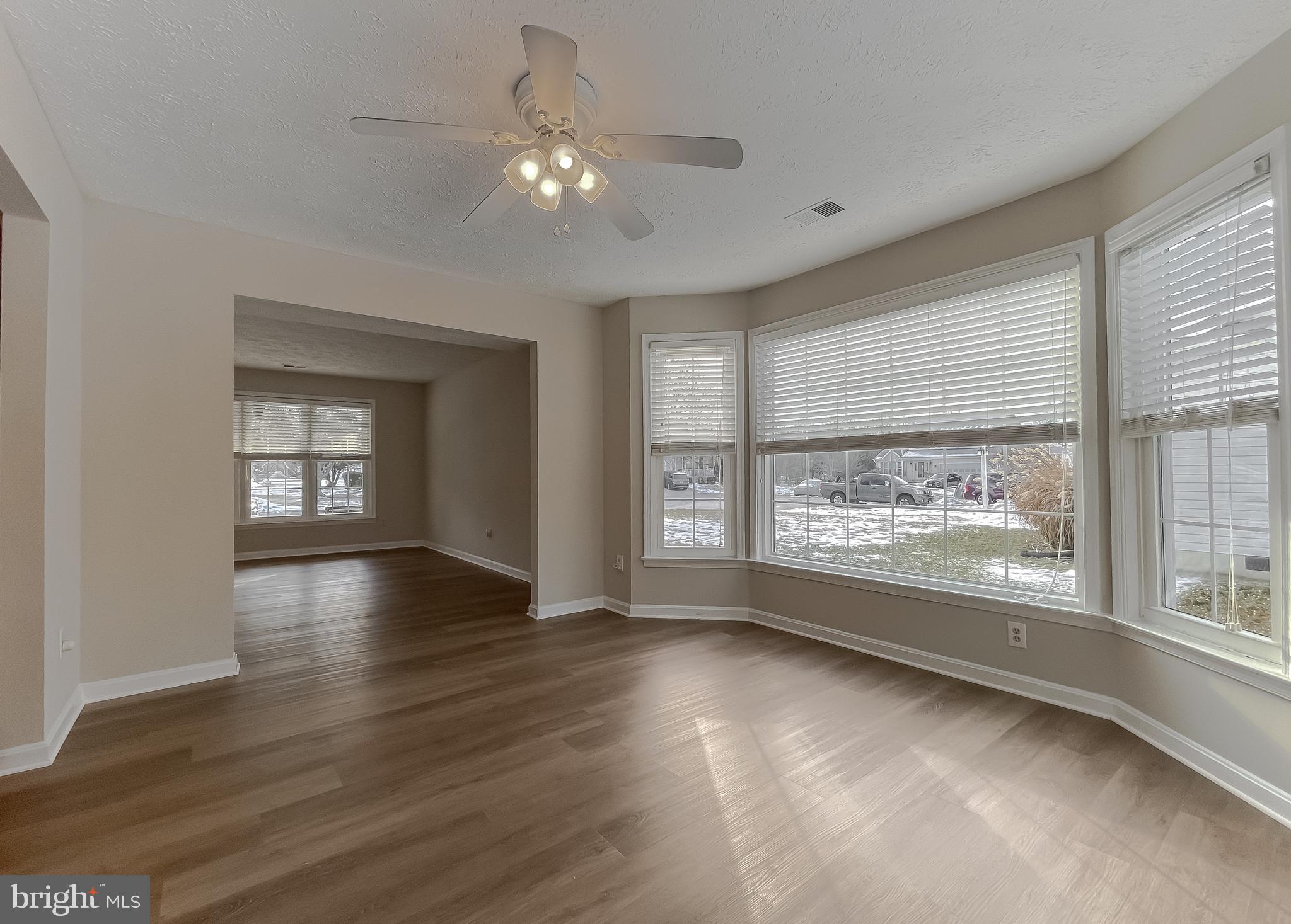 DORCHESTER - ST. CHARLES - Residential