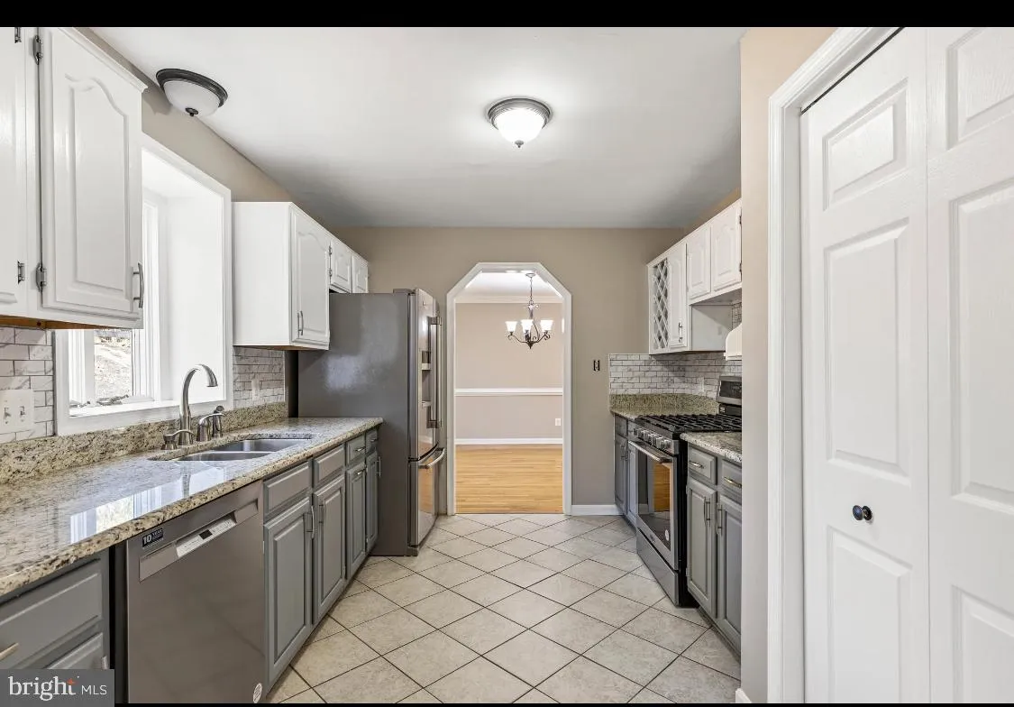 Winchester, Virginia 22601, United States, 4 Bedrooms Bedrooms, ,3 BathroomsBathrooms,Residential,Pending,29683