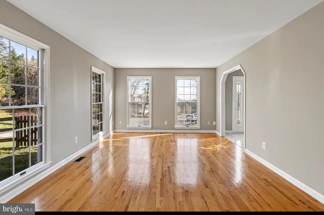 Winchester, Virginia 22601, United States, 4 Bedrooms Bedrooms, ,3 BathroomsBathrooms,Residential,Pending,29683