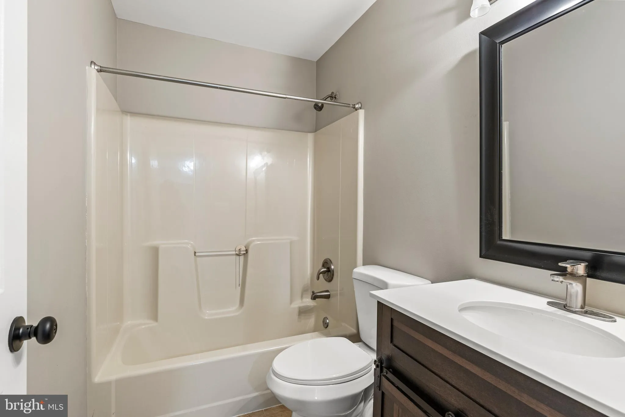 Winchester, Virginia 22601, United States, 4 Bedrooms Bedrooms, ,3 BathroomsBathrooms,Residential,Pending,29683