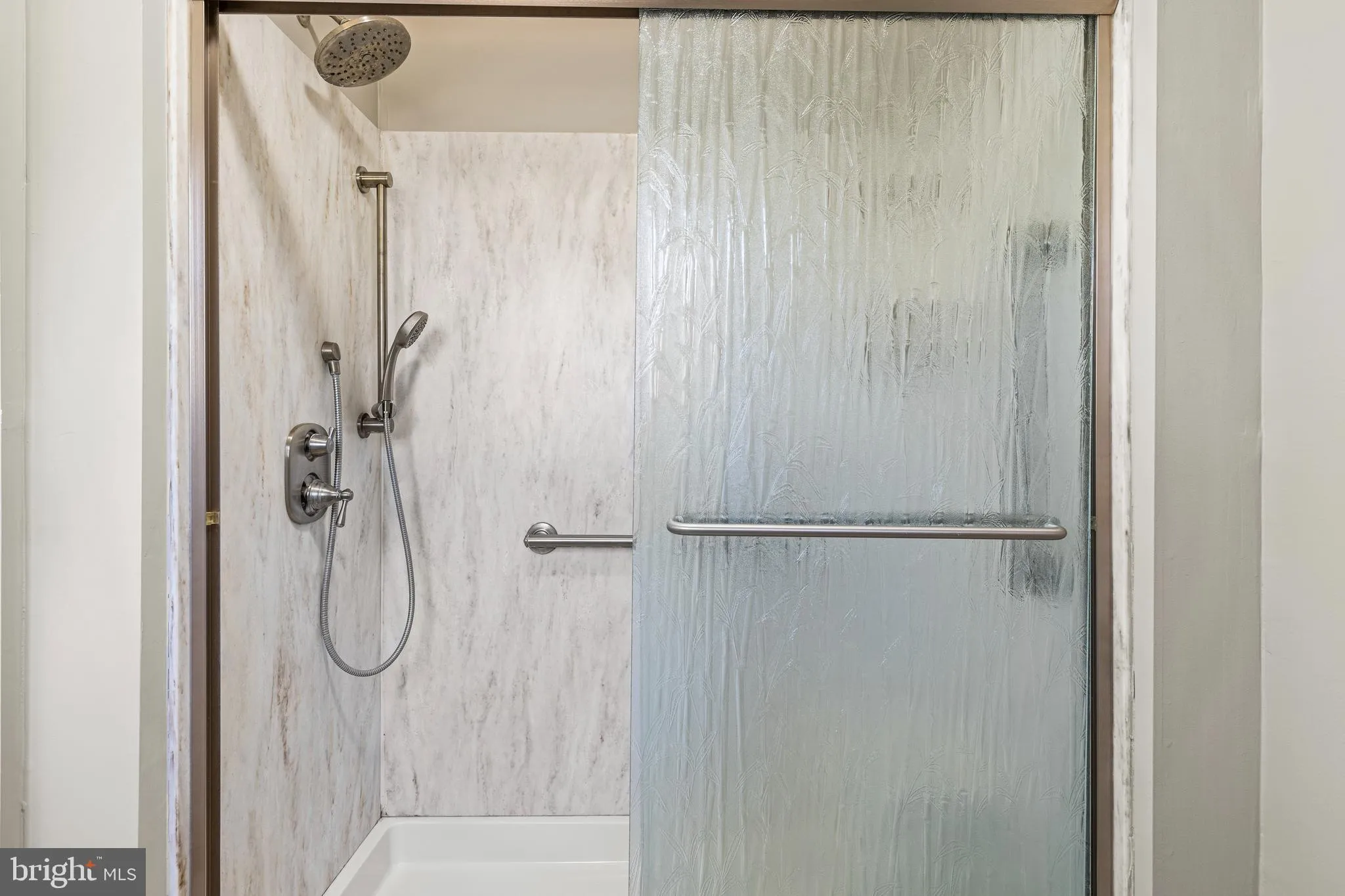 Winchester, Virginia 22601, United States, 4 Bedrooms Bedrooms, ,3 BathroomsBathrooms,Residential,Pending,29683