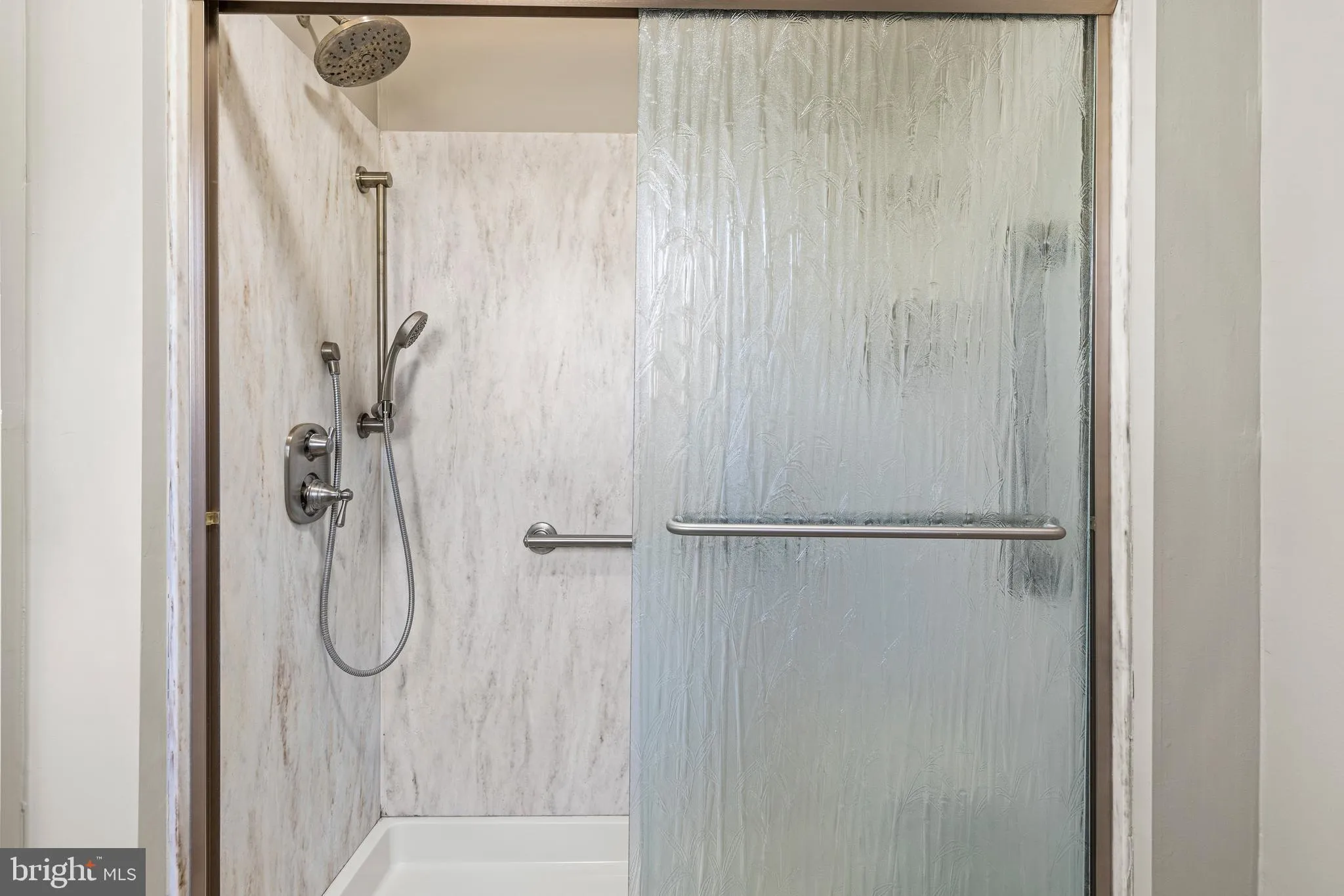 Winchester, Virginia 22601, United States, 4 Bedrooms Bedrooms, ,3 BathroomsBathrooms,Residential,Pending,29683