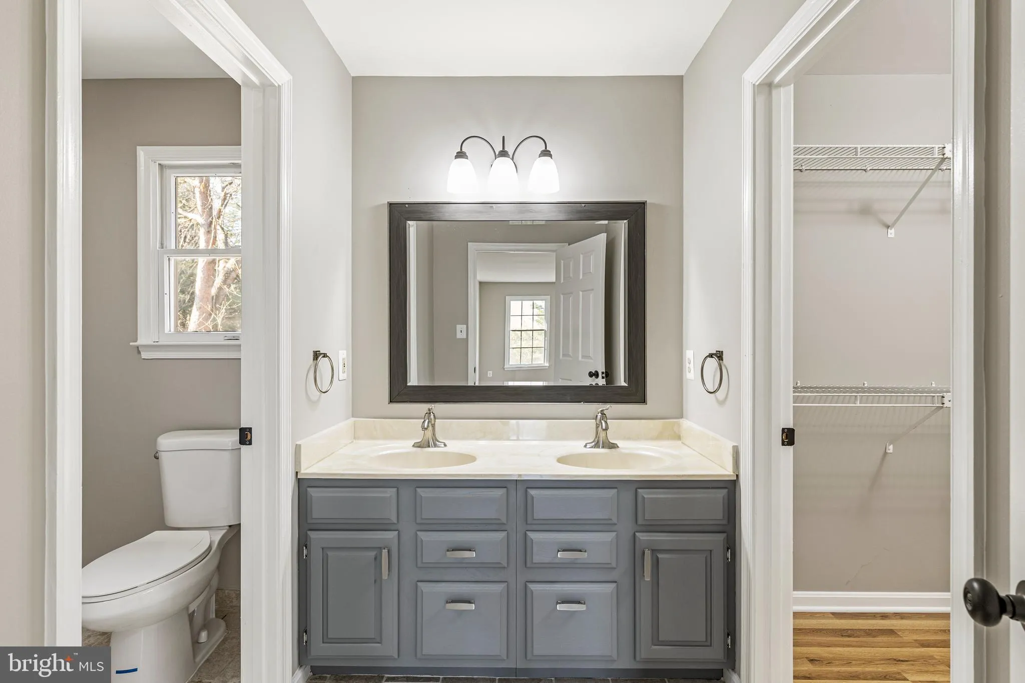 Winchester, Virginia 22601, United States, 4 Bedrooms Bedrooms, ,3 BathroomsBathrooms,Residential,Pending,29683