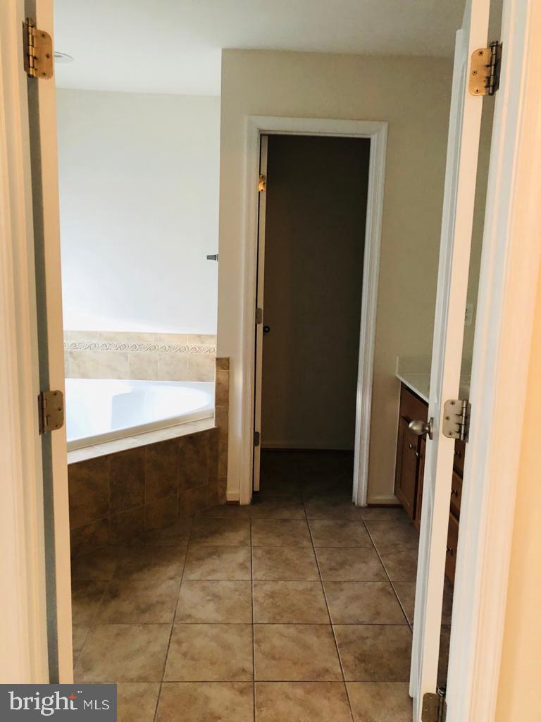 BRAMBLETON LANDBAY 2 - Residential Lease