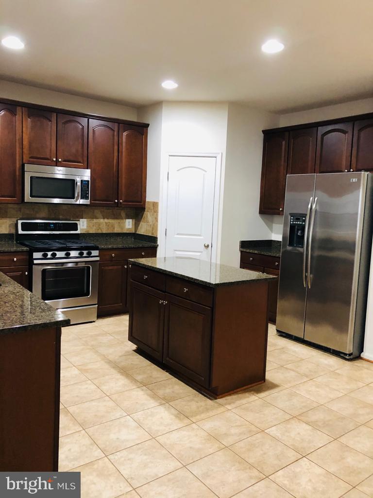 BRAMBLETON LANDBAY 2 - Residential Lease