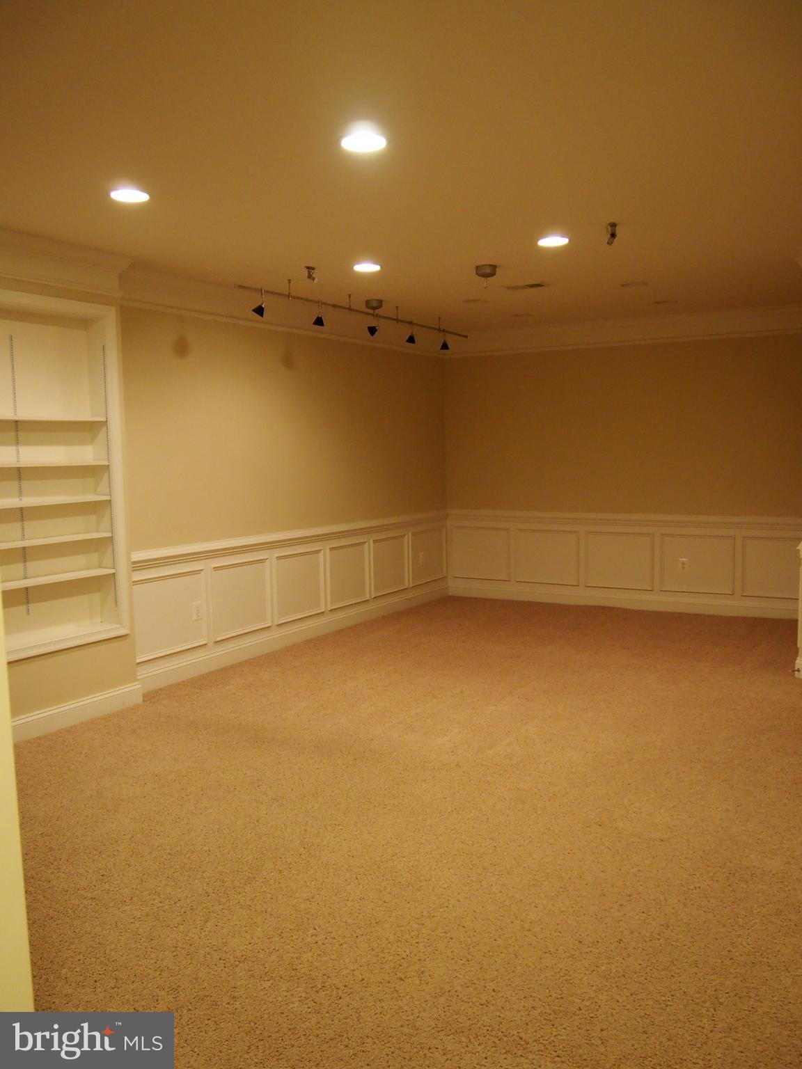 DAHLIA PARK OF WILDEWOOD - Residential Lease