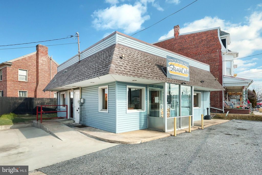 Photo of 1277 W Market Street, YORK, PA 17404 (MLS # PAYK2075536)