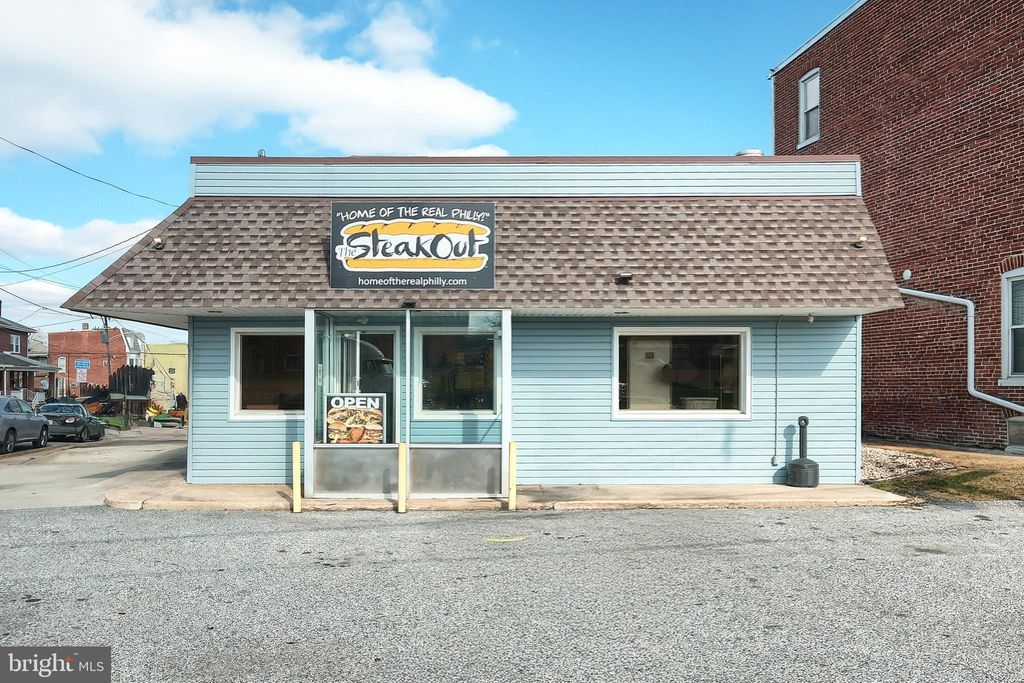 Photo of 1277 W Market Street, YORK, PA 17404 (MLS # PAYK2075536)