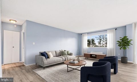 Photo of 2059 Huntington Avenue #311, ALEXANDRIA, VA 22303 (MLS # VAFX2305088)