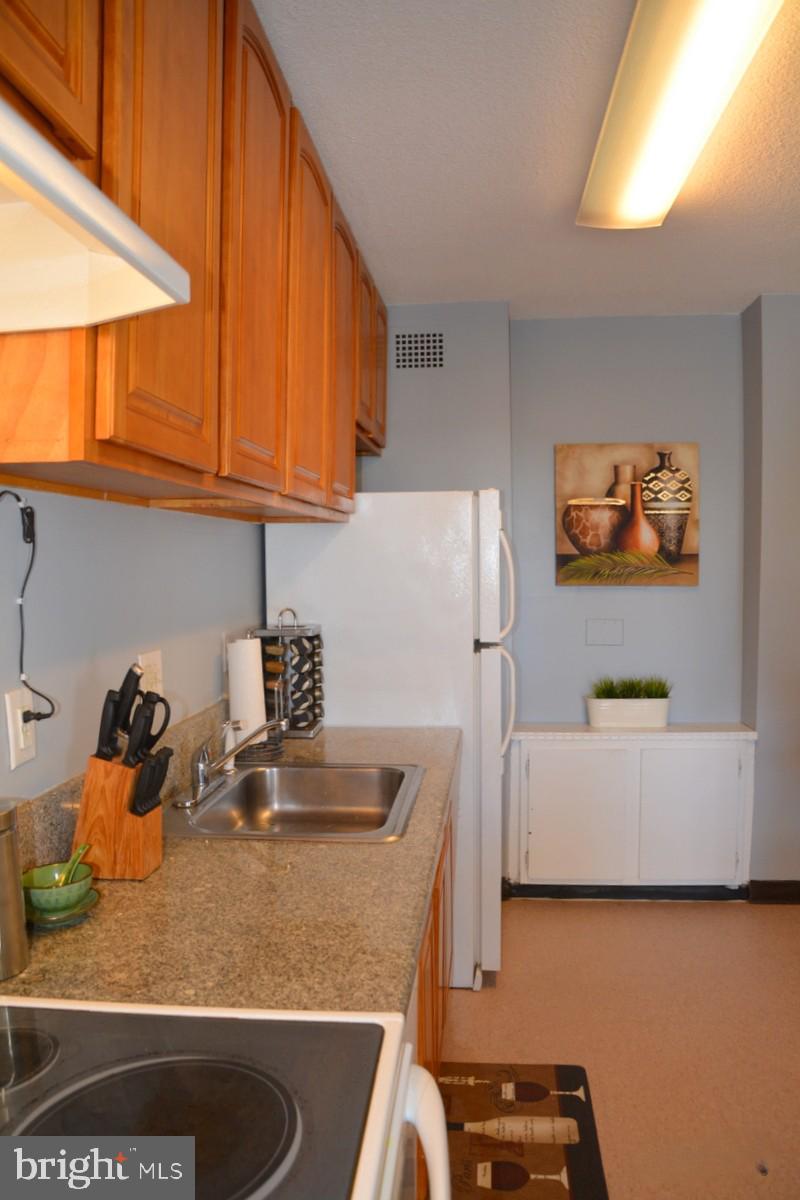 2059 HUNTINGTON AVENUE 311