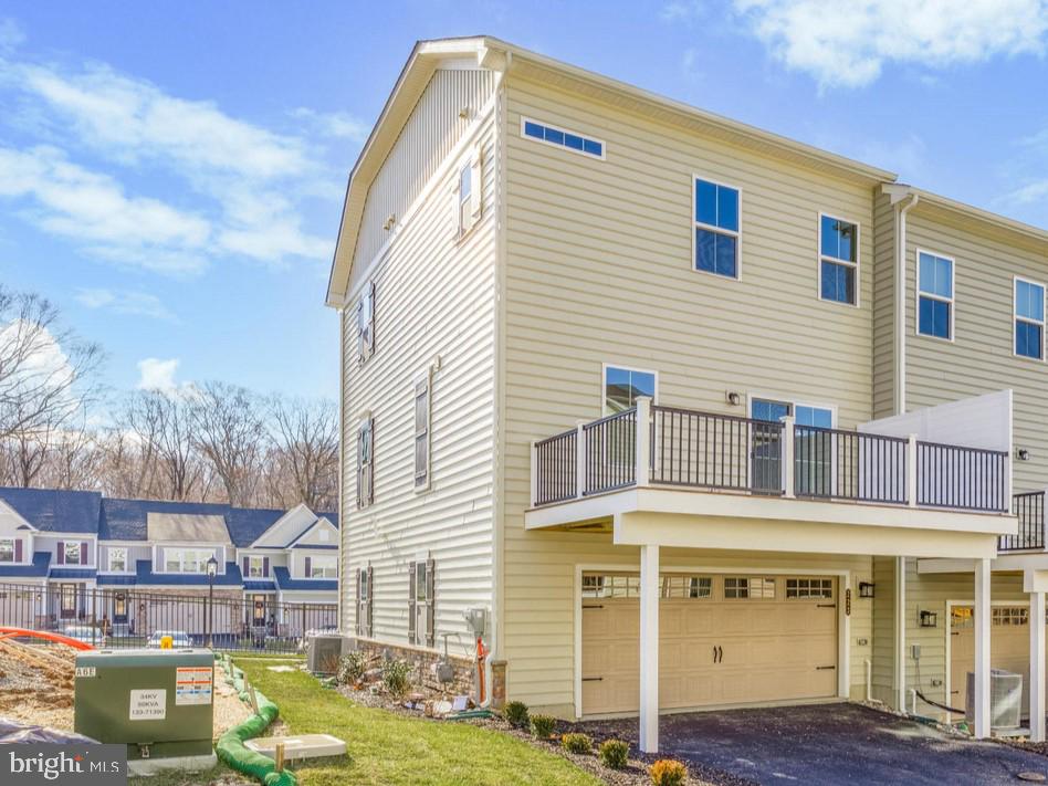 PONDS EDGE - Residential Lease