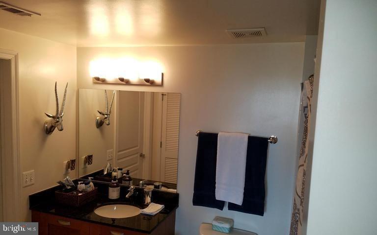 MIDTOWN ALEXANDRIA STATION CONDOMINIUM - Residential Lease