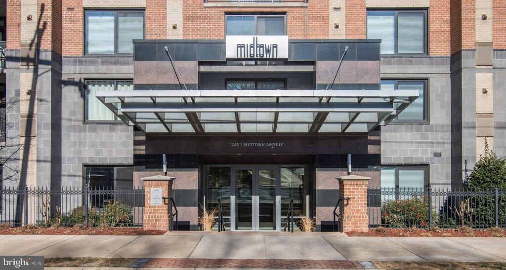 MIDTOWN ALEXANDRIA STATION CONDOMINIUM - Residential Lease