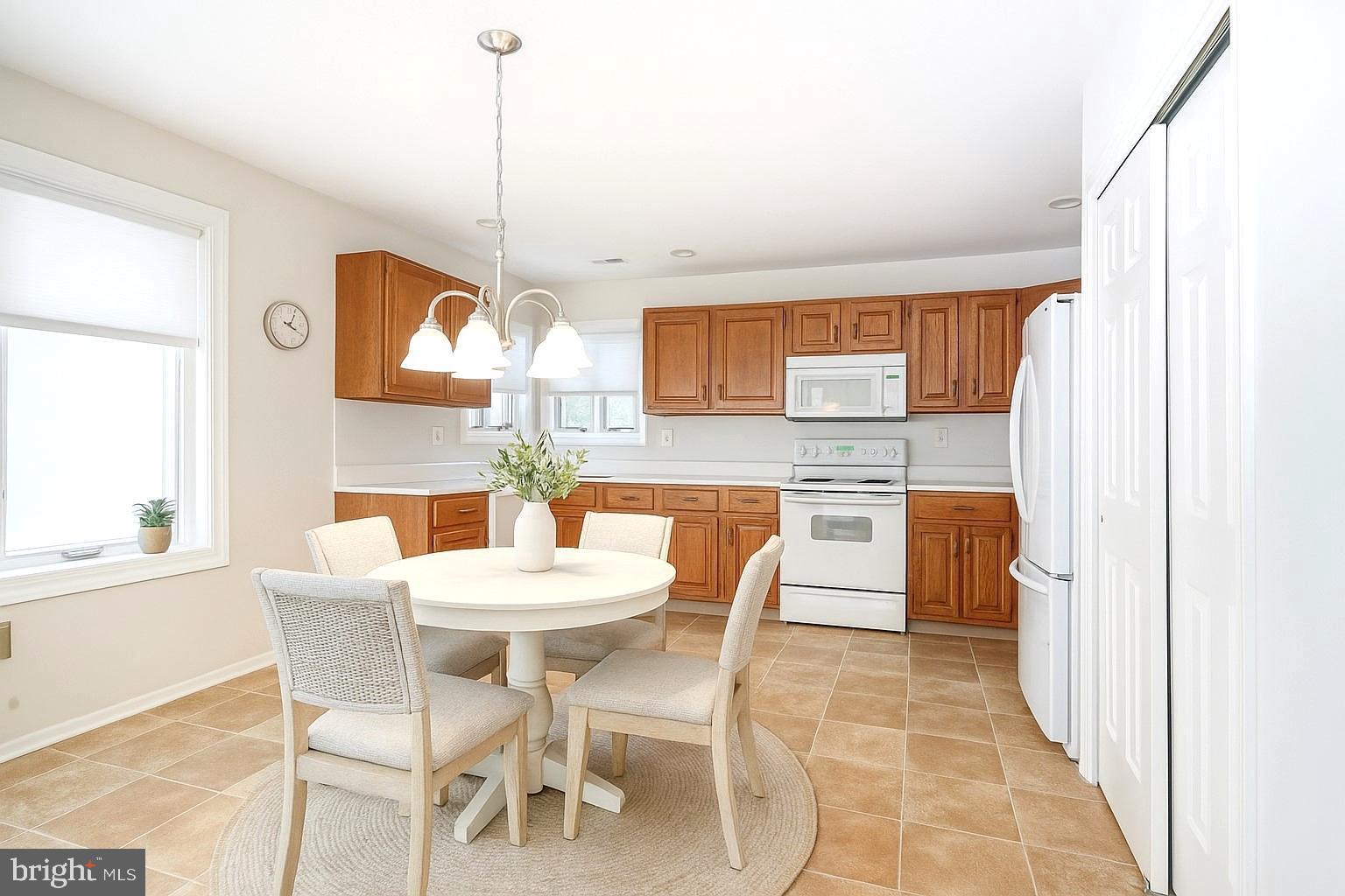 3 DEEP HOLLOW LANE N