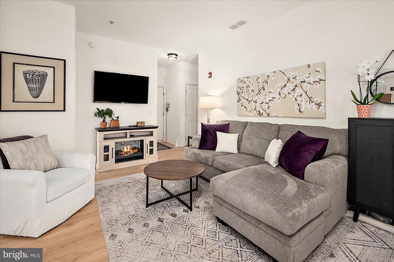 HEARTHSTONE MANOR - Residential