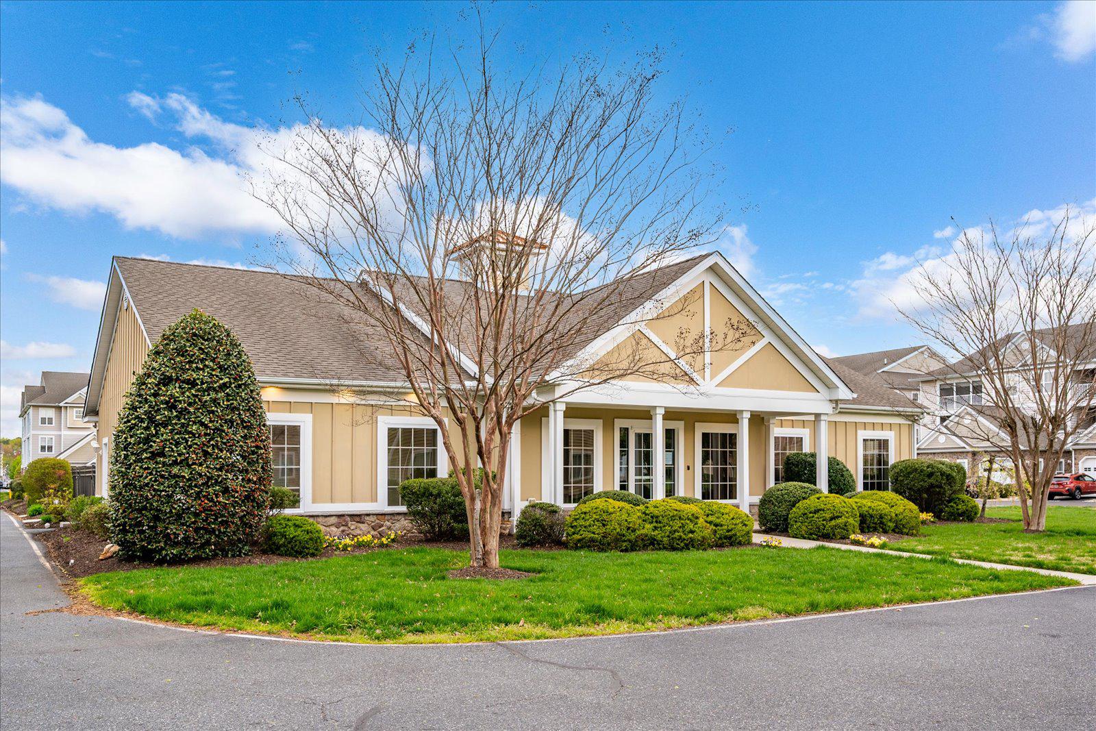 HEARTHSTONE MANOR - Residential