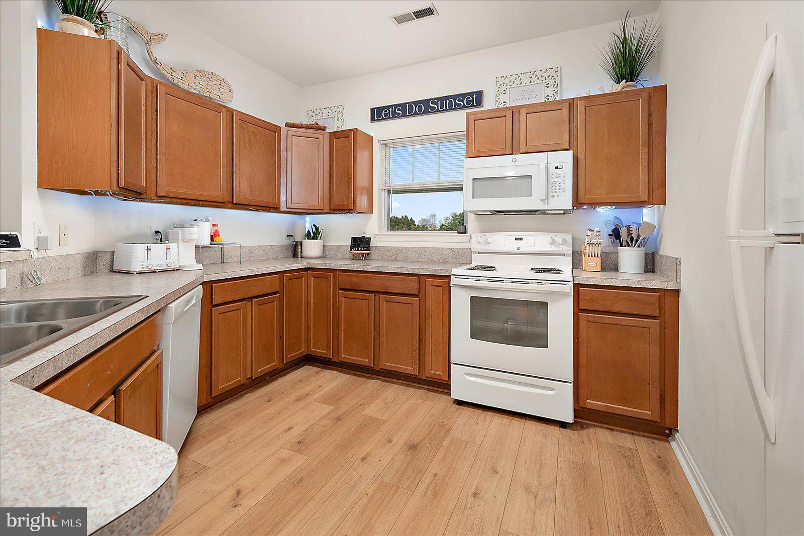 HEARTHSTONE MANOR - Residential