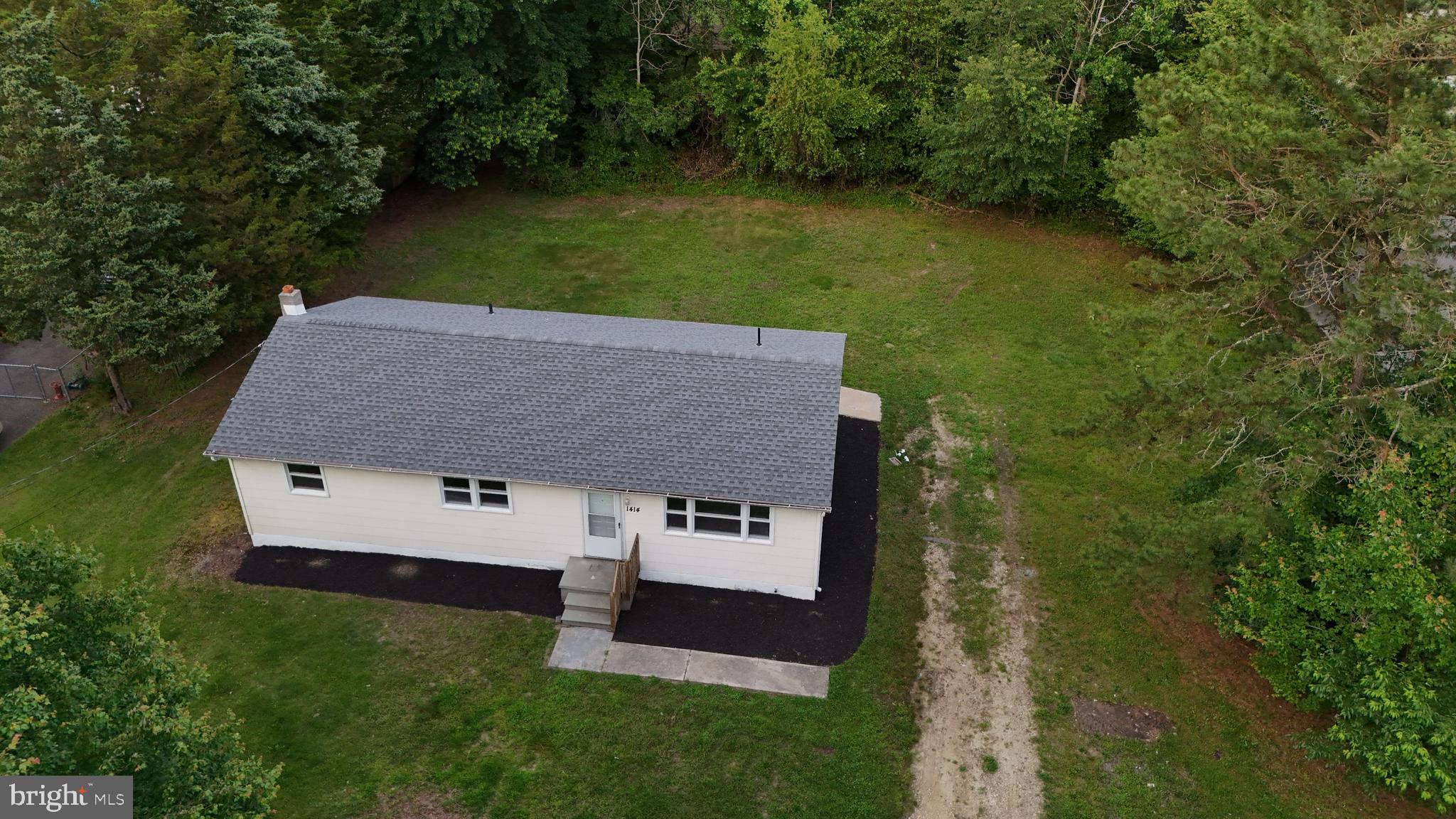 1414 OSBORNE DRIVE