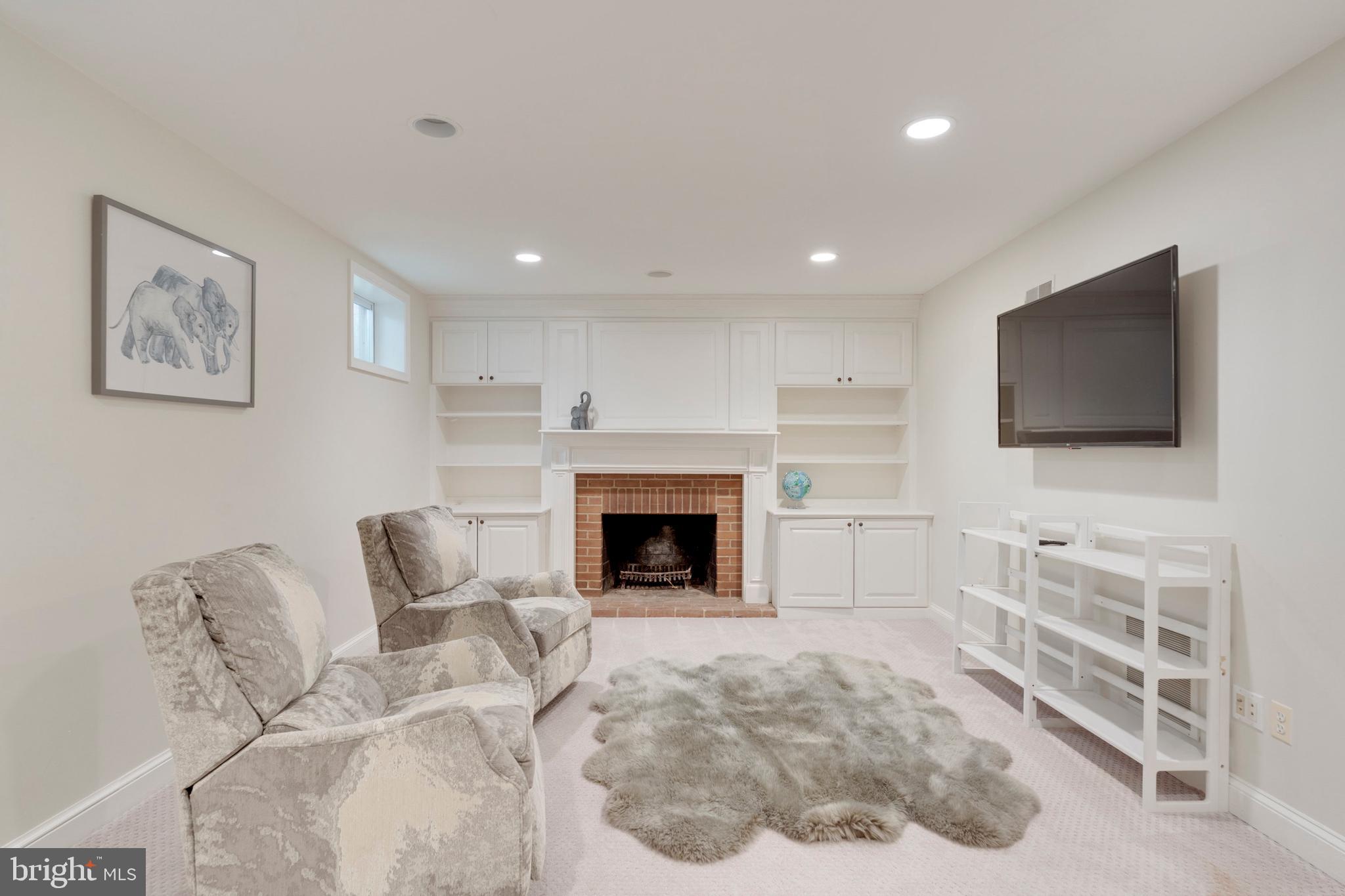 WESTMORELAND HILLS - Residential