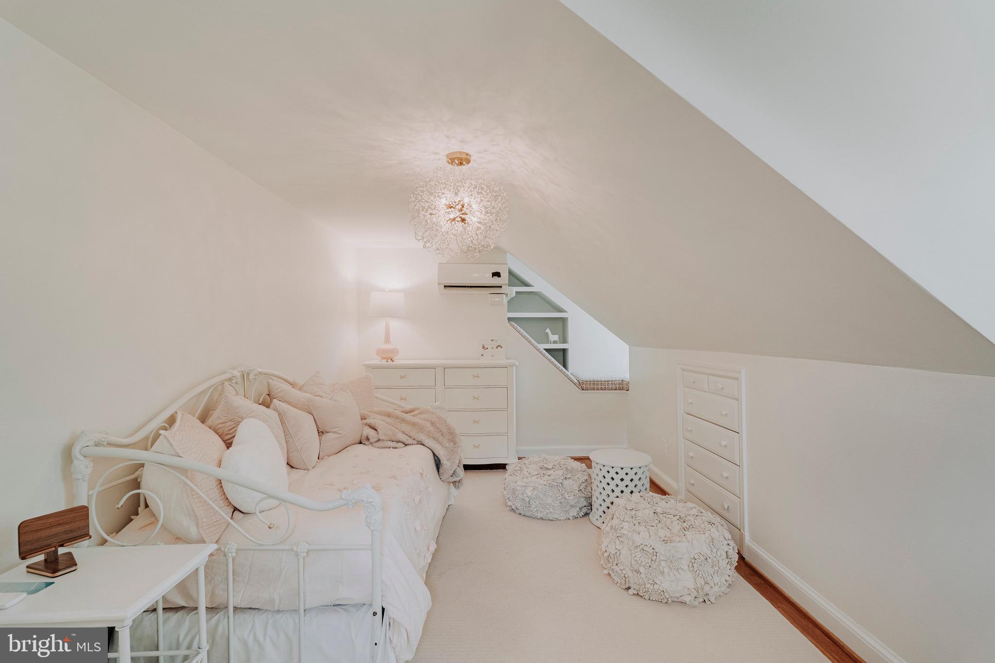 WESTMORELAND HILLS - Residential