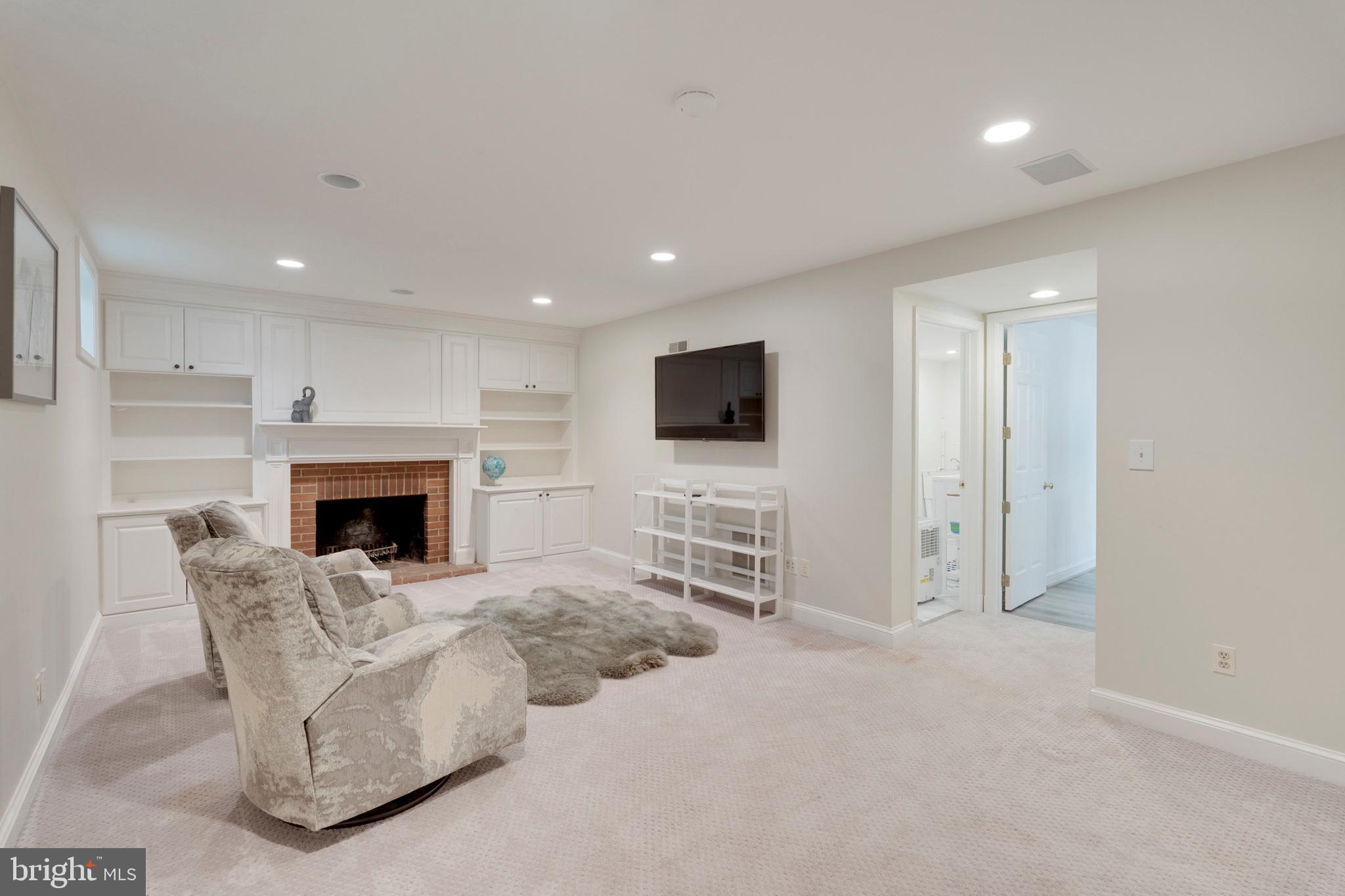 WESTMORELAND HILLS - Residential