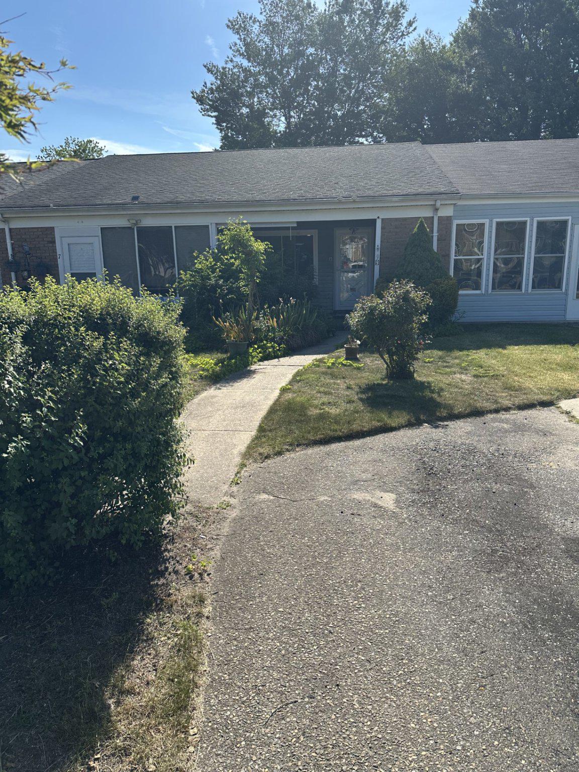 Photo 1 of 11 — 9 FARRINGTON COURT, SOUTHAMPTON, NJ 08088