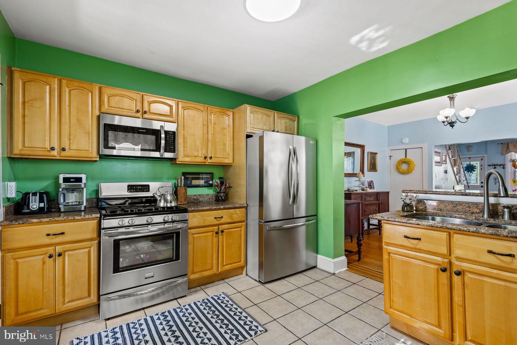 CHESTNUT HILL - Residential